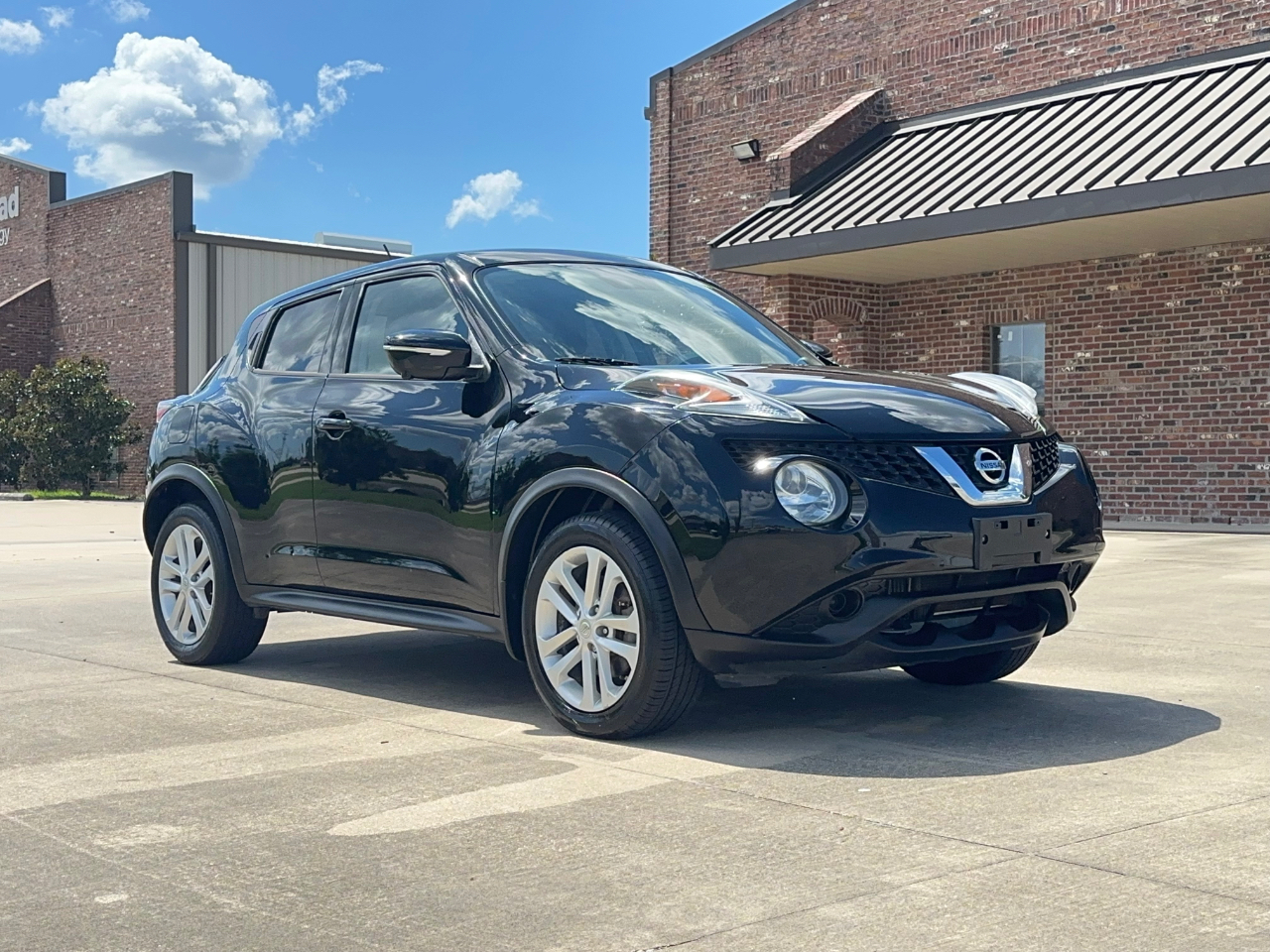 Nissan Juke SV FWD 2015
