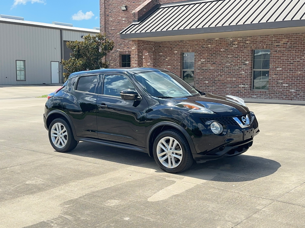 Nissan Juke SV FWD 2015