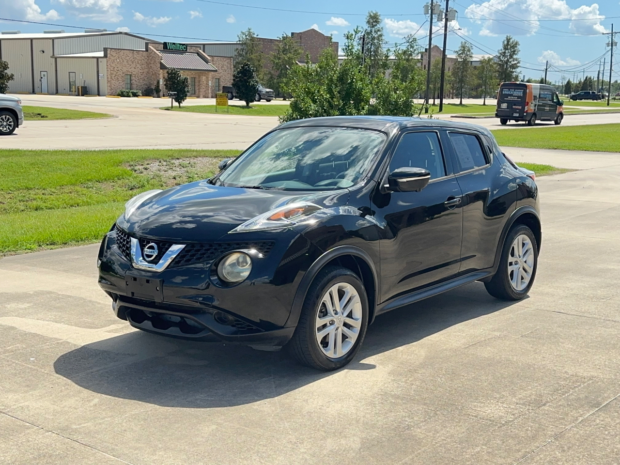 Nissan Juke SV FWD 2015