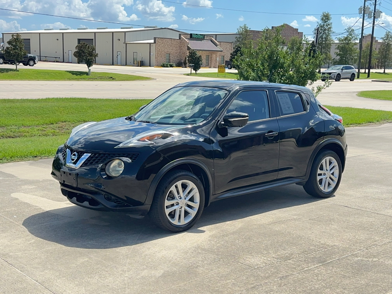 Nissan Juke SV FWD 2015