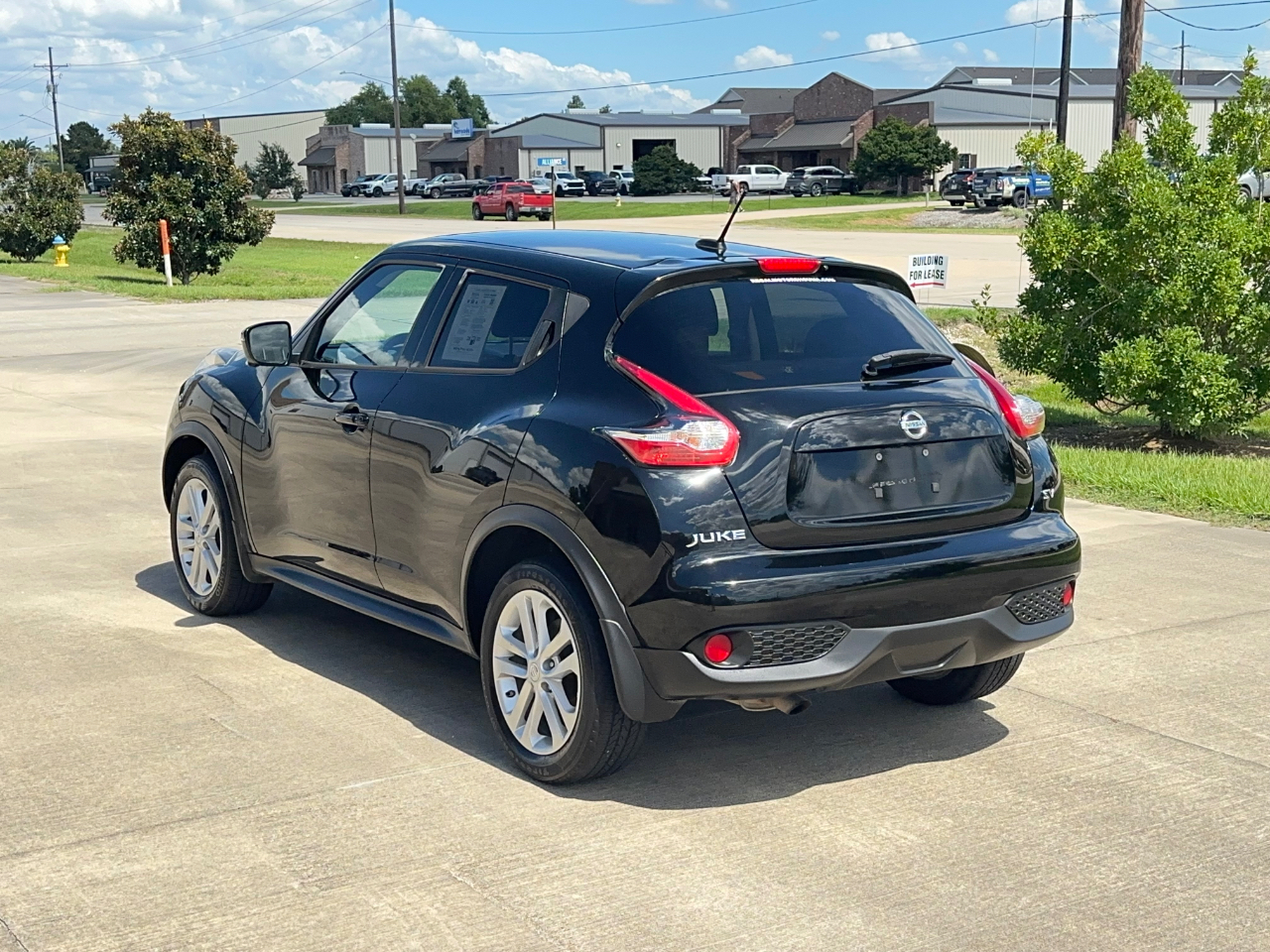 Nissan Juke SV FWD 2015
