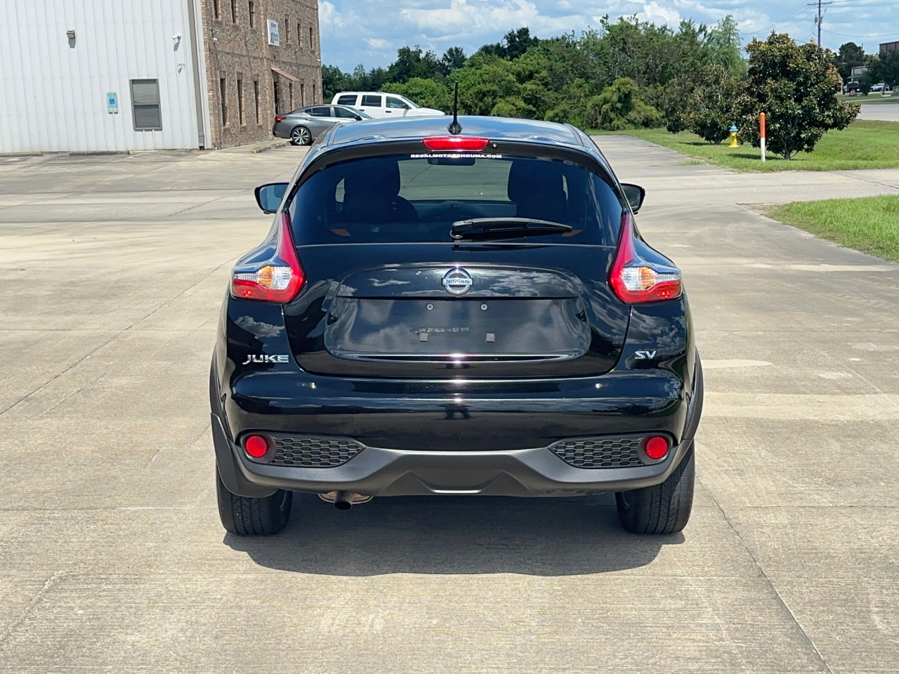 Nissan Juke SV FWD 2015
