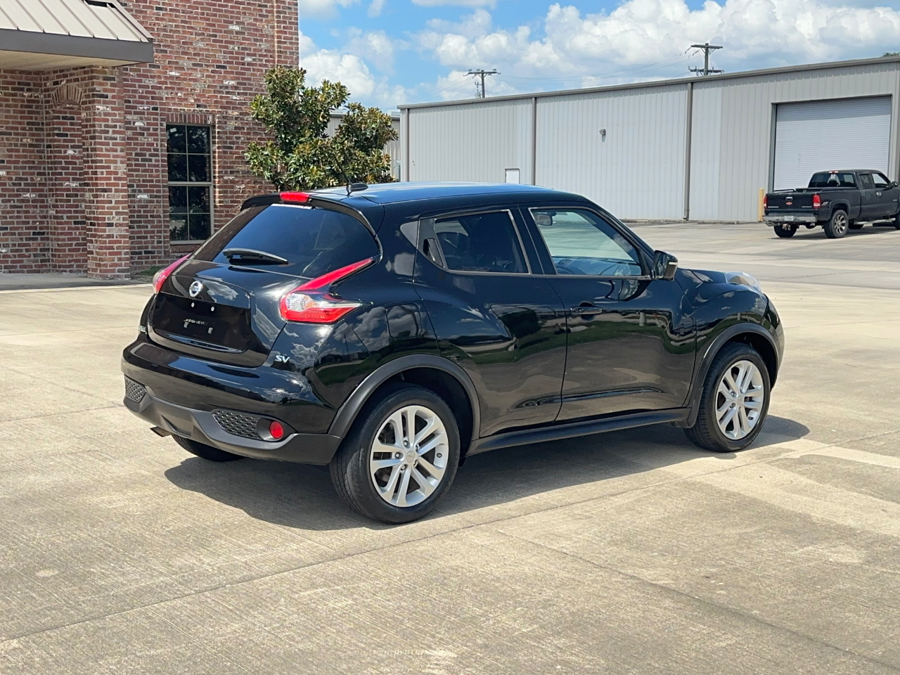 Nissan Juke SV FWD 2015