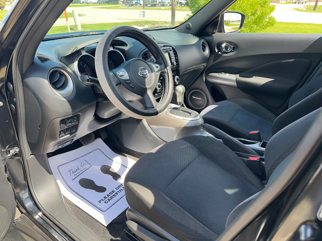 Nissan Juke SV FWD 2015