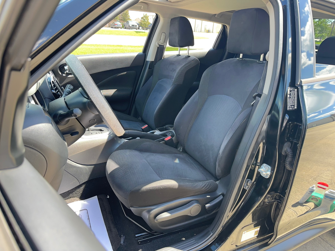 Nissan Juke SV FWD 2015