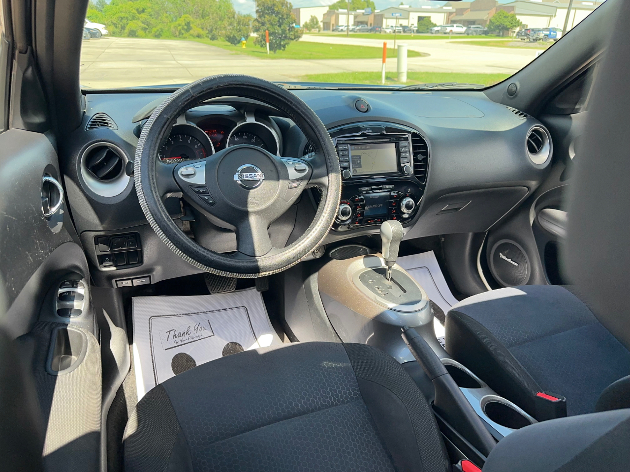 Nissan Juke SV FWD 2015