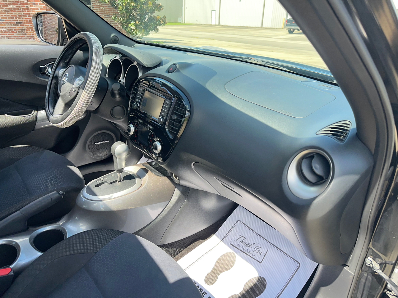 Nissan Juke SV FWD 2015