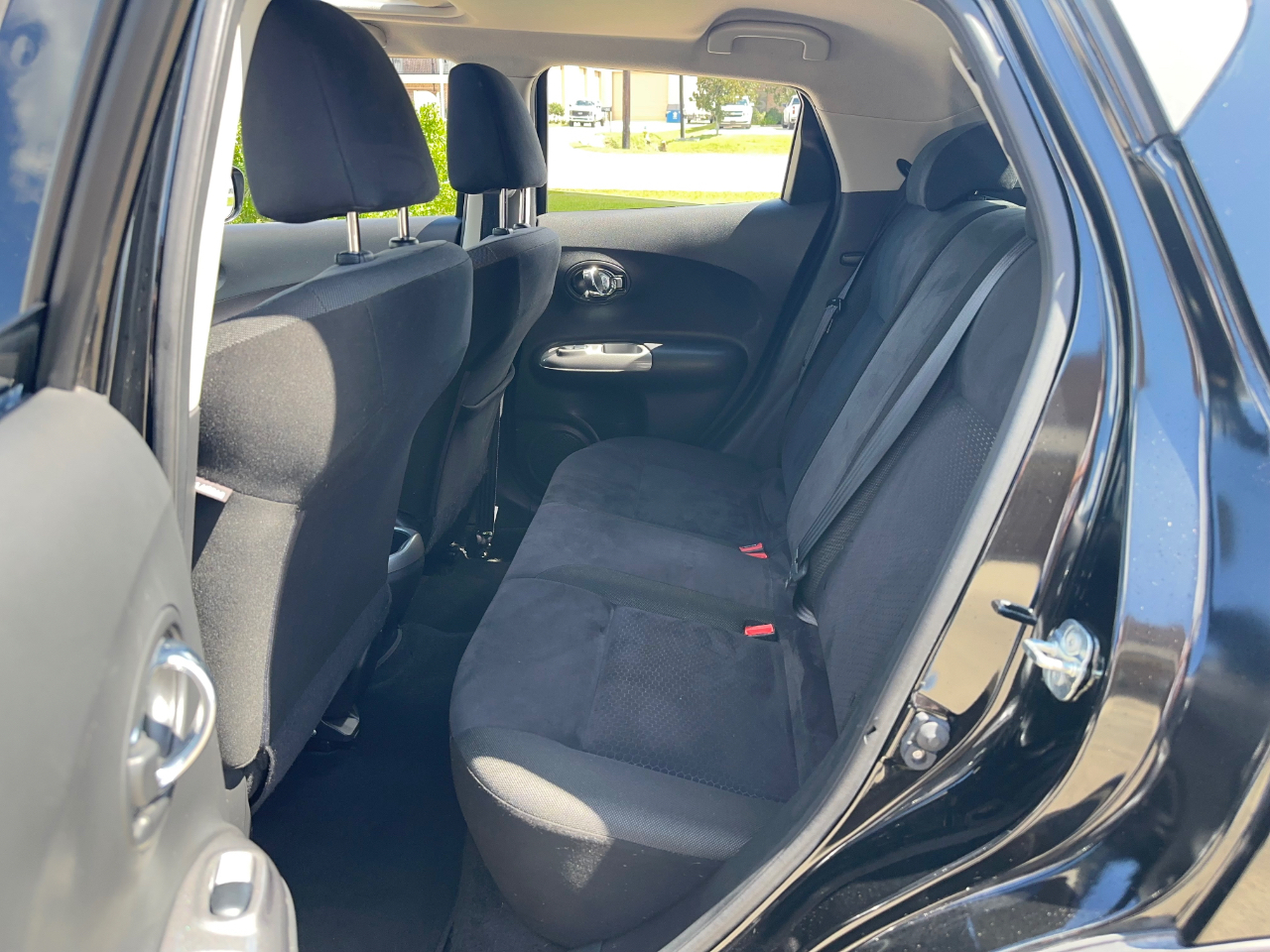Nissan Juke SV FWD 2015