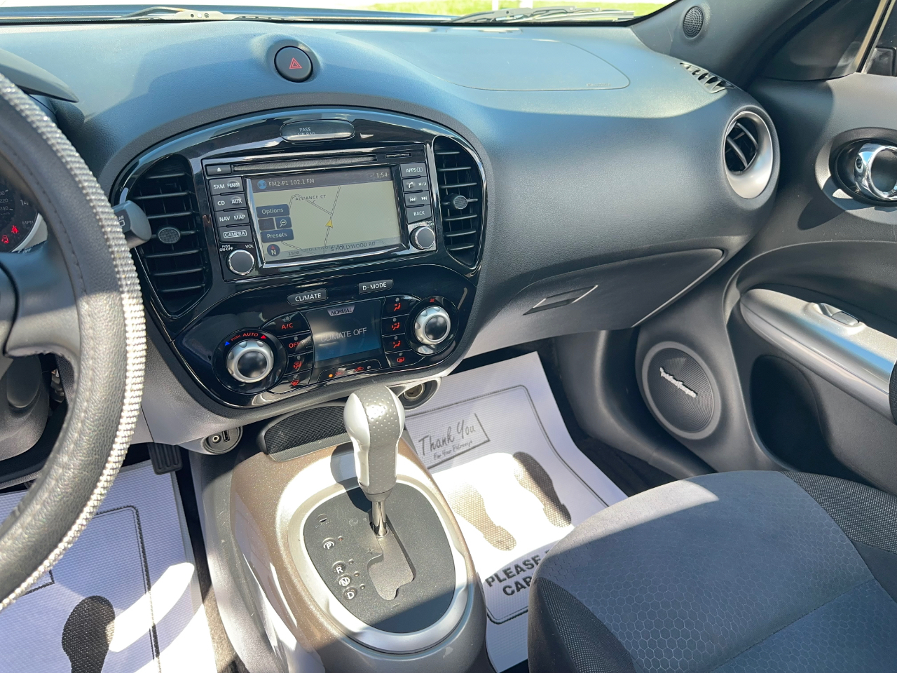Nissan Juke SV FWD 2015
