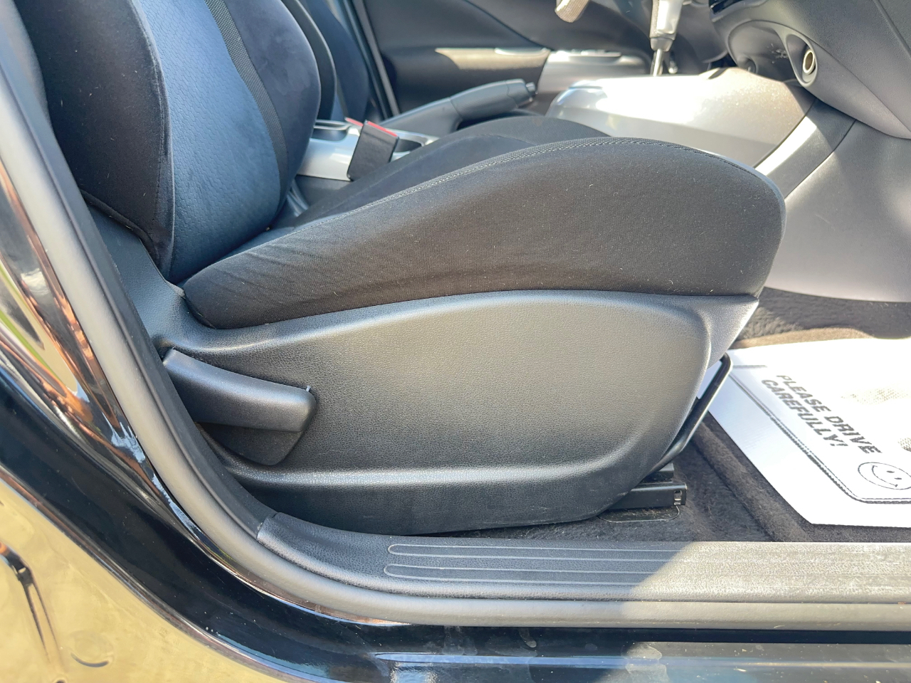 Nissan Juke SV FWD 2015