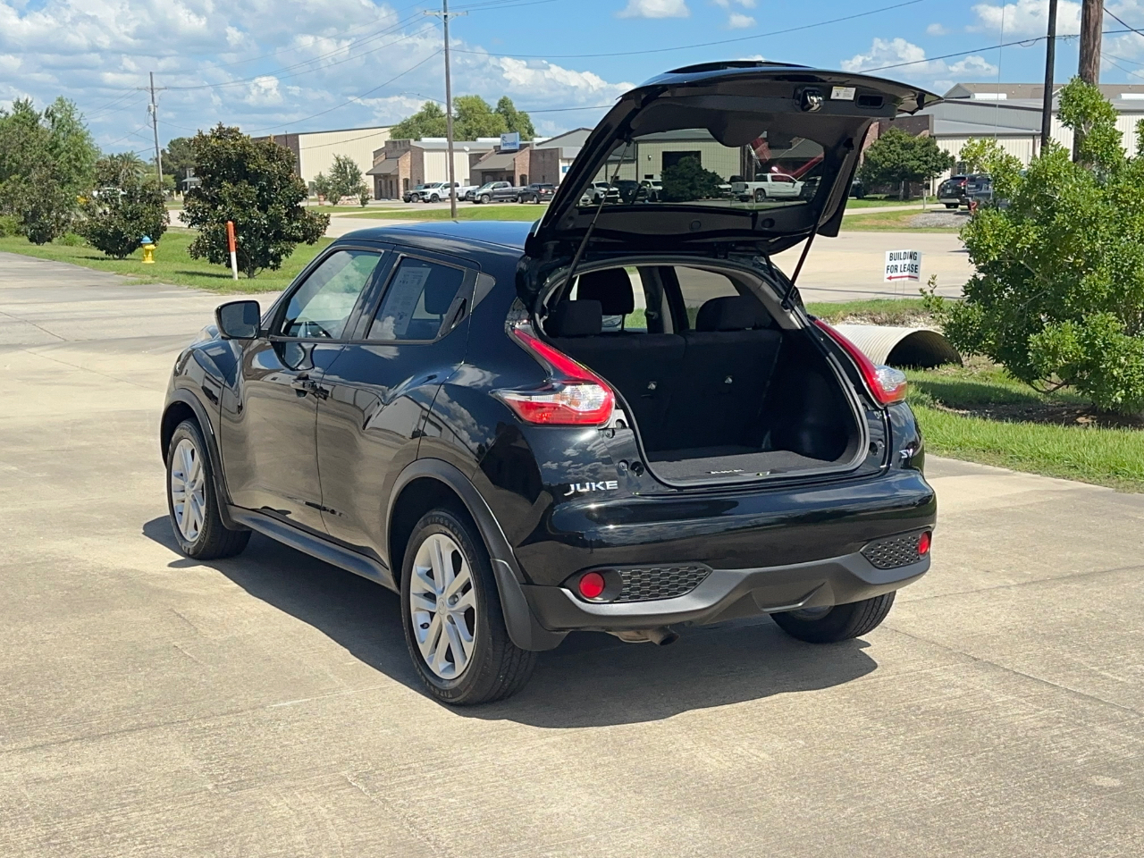 Nissan Juke SV FWD 2015