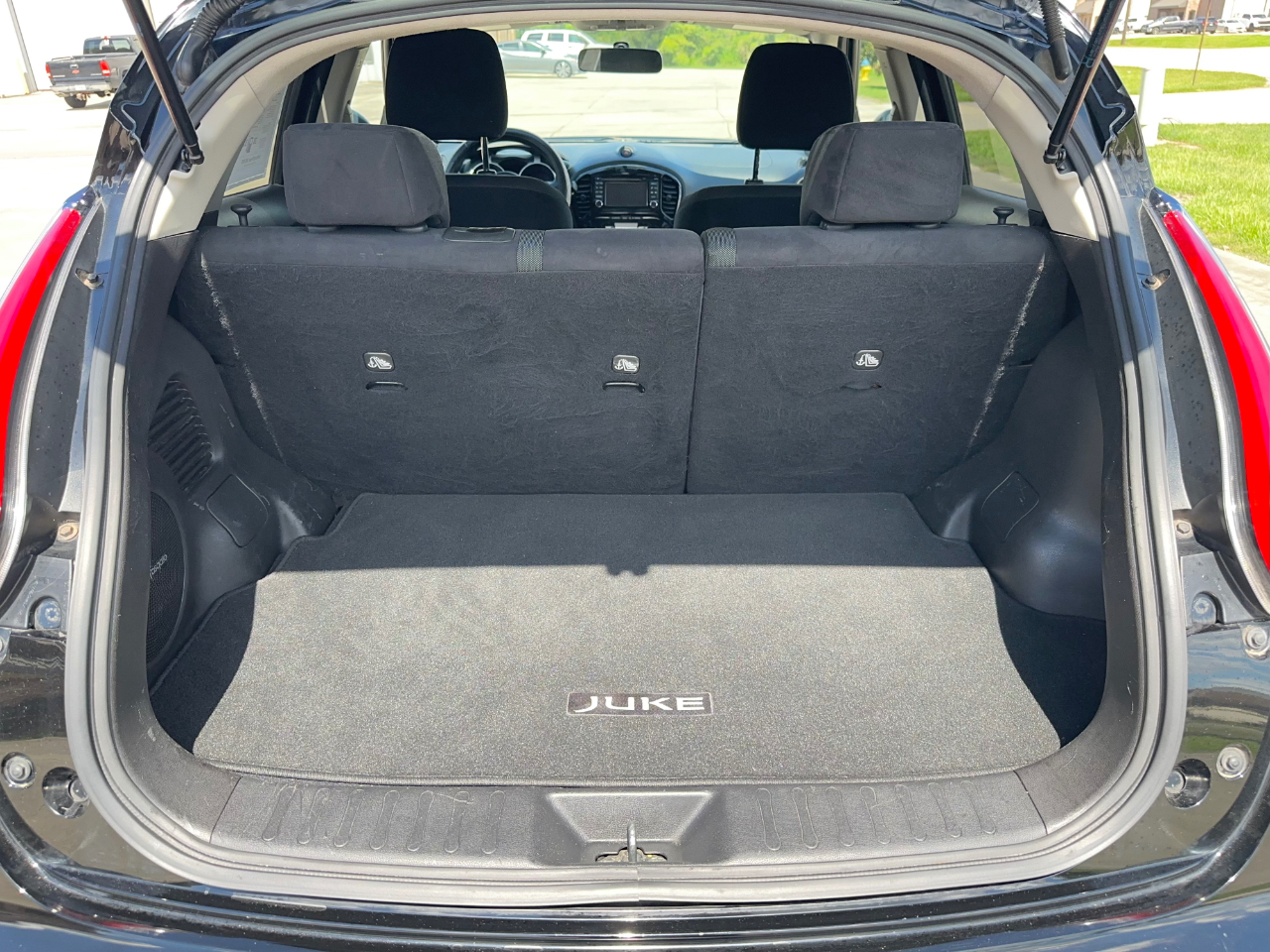 Nissan Juke SV FWD 2015