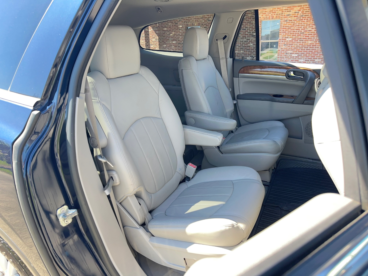 Buick Enclave CXL-2 AWD 2011