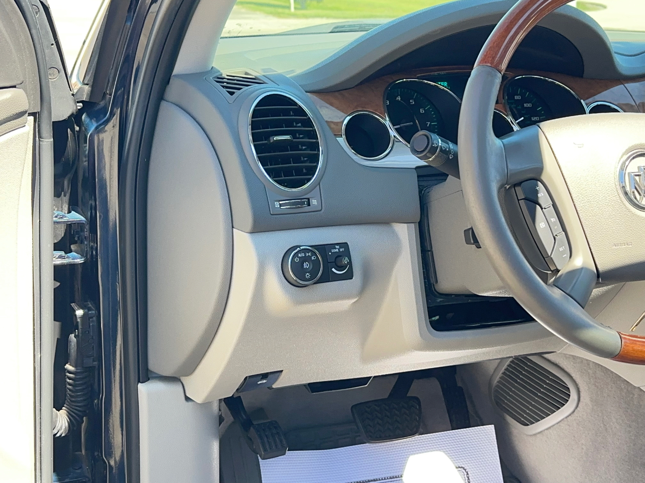 Buick Enclave CXL-2 AWD 2011