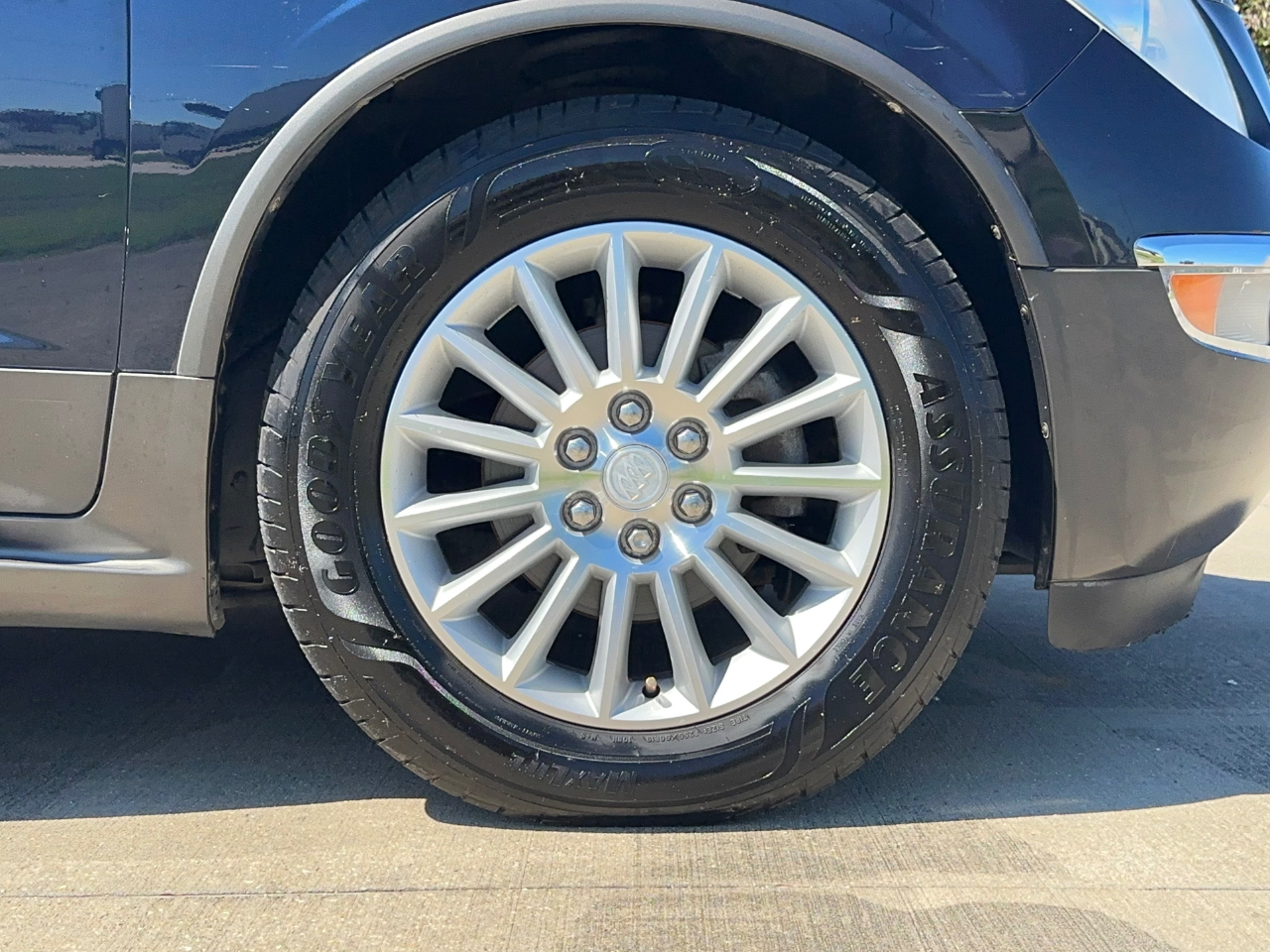 Buick Enclave CXL-2 AWD 2011
