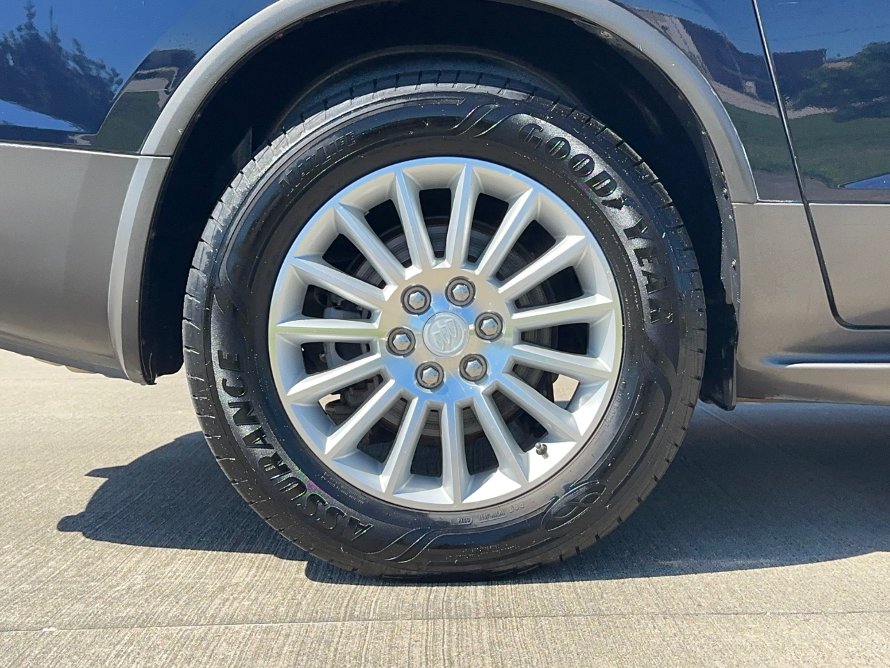 Buick Enclave CXL-2 AWD 2011