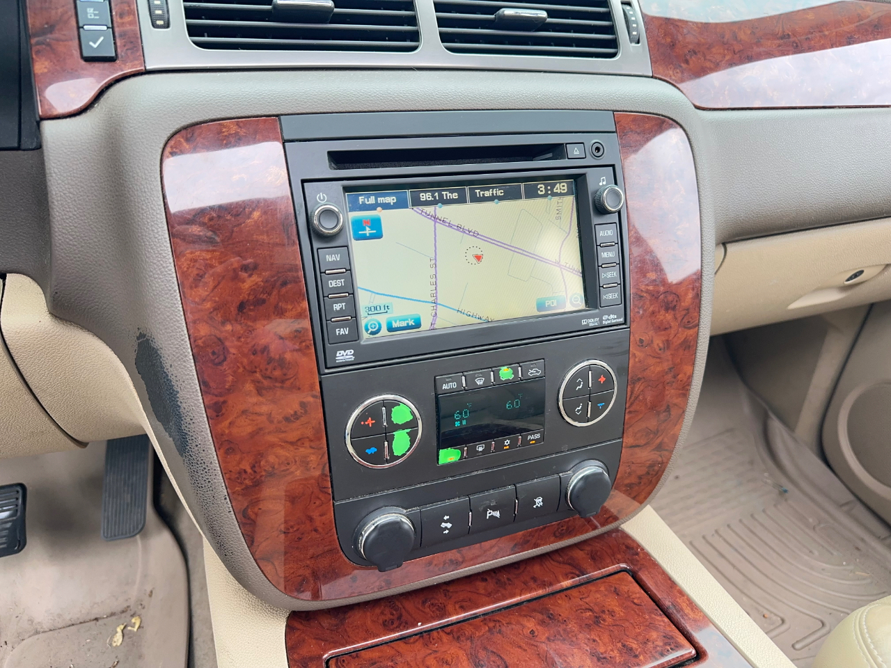Chevrolet Avalanche LTZ 2WD 2011