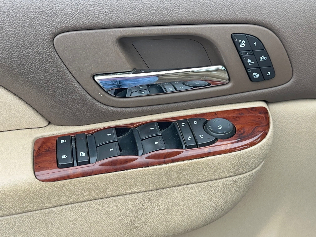 Chevrolet Avalanche LTZ 2WD 2011