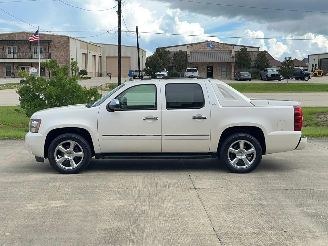 Chevrolet Avalanche LTZ 2WD 2011