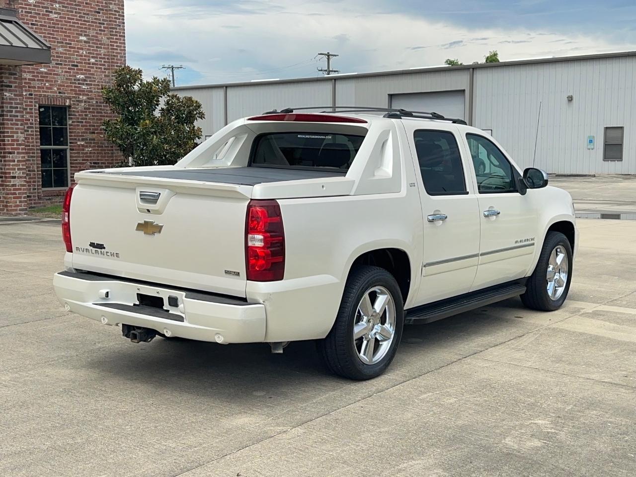 Chevrolet Avalanche LTZ 2WD 2011