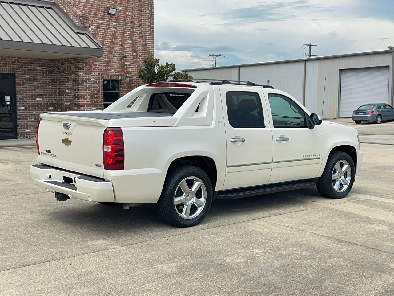 Chevrolet Avalanche LTZ 2WD 2011