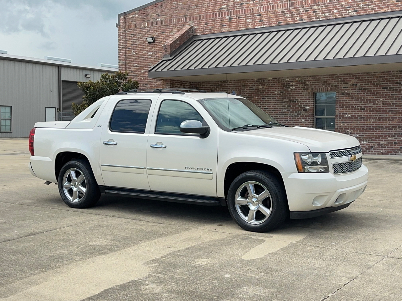Chevrolet Avalanche LTZ 2WD 2011