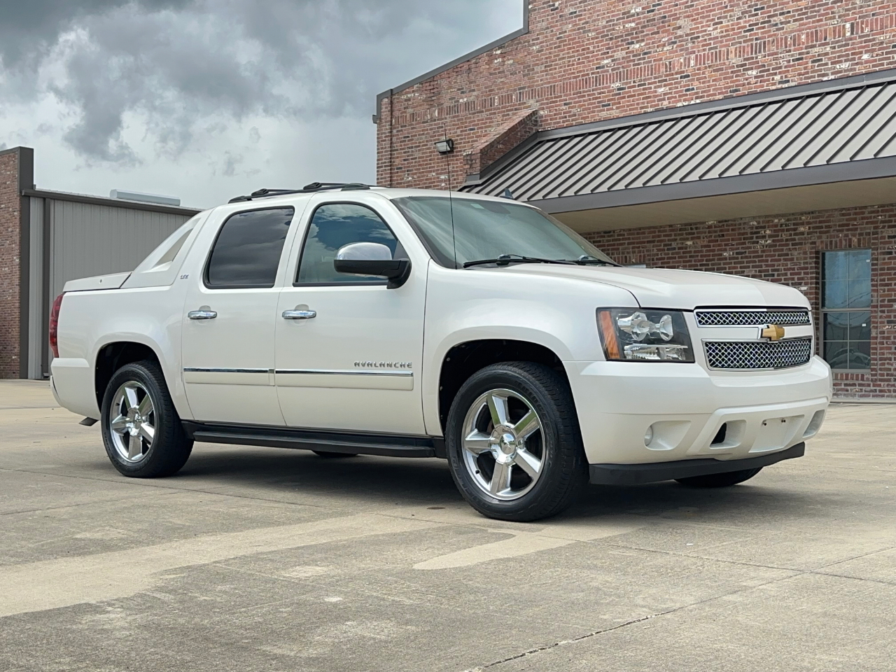 Chevrolet Avalanche LTZ 2WD 2011