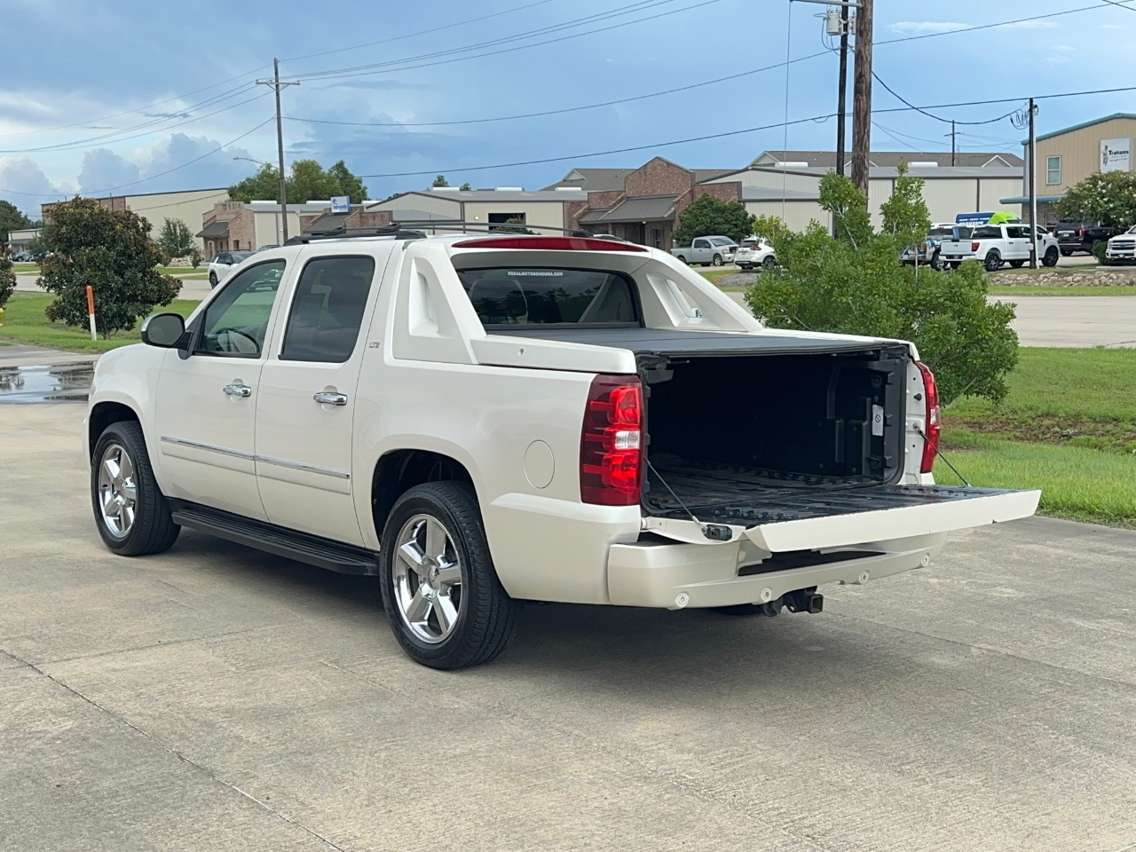 Chevrolet Avalanche LTZ 2WD 2011