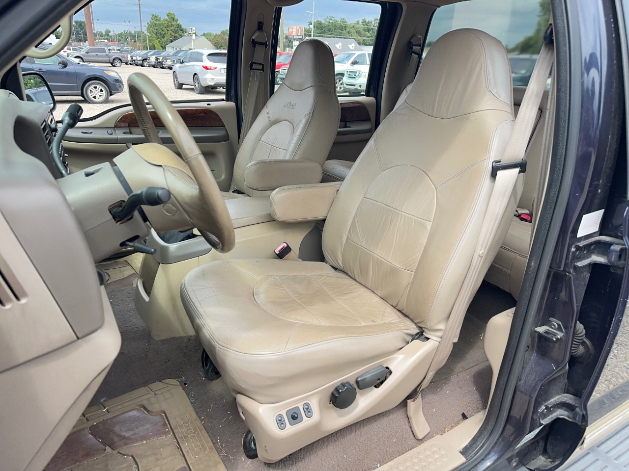 Ford F-250 SD Lariat Crew Cab Short Bed 2WD 2000