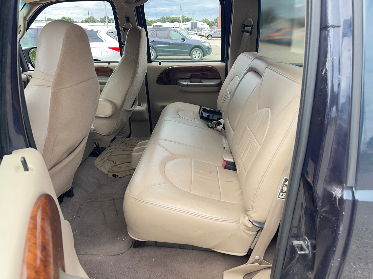Ford F-250 SD Lariat Crew Cab Short Bed 2WD 2000