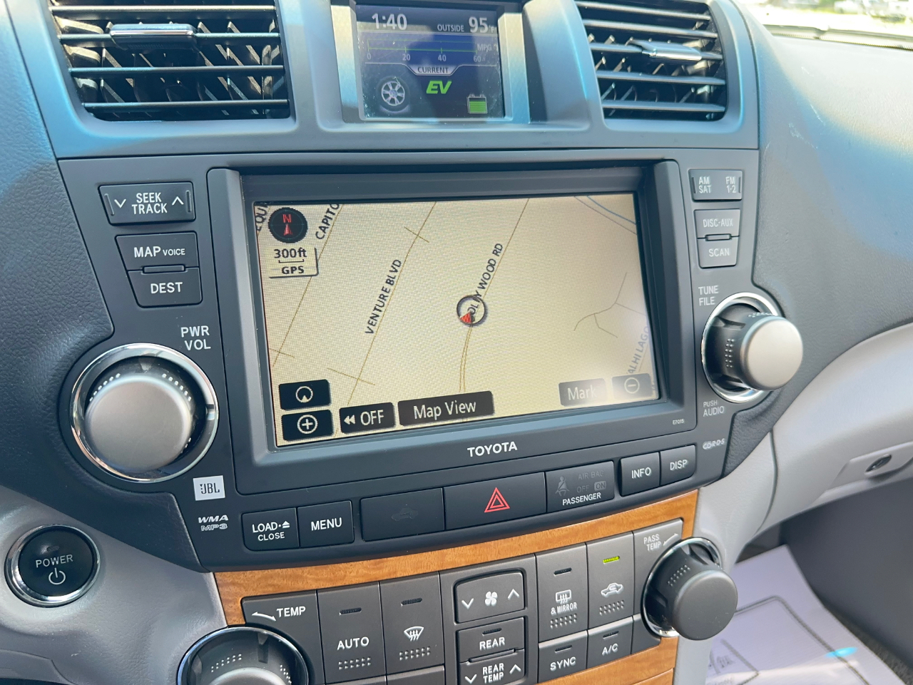Toyota Highlander Hybrid Limited 4WD 2010