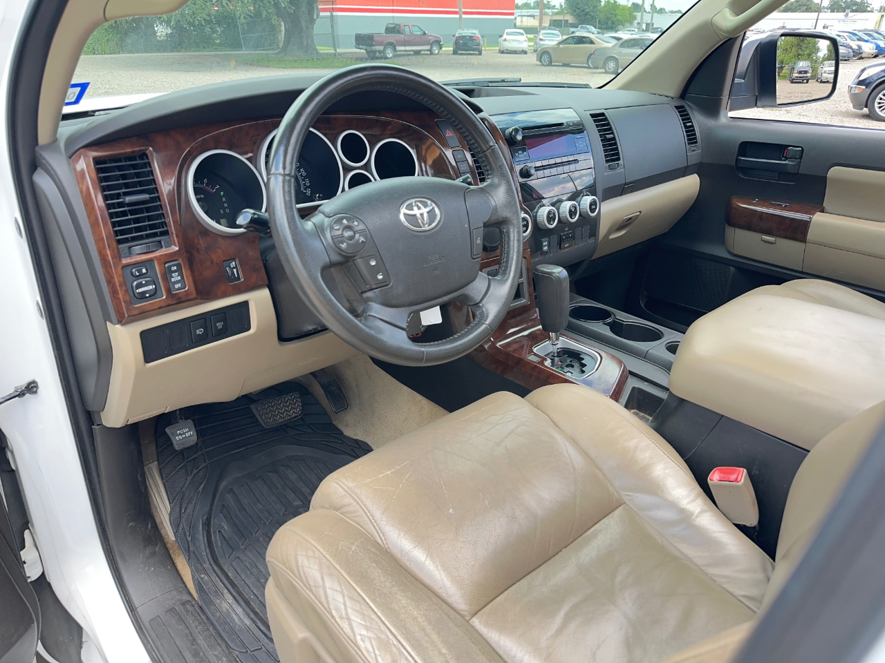 Toyota Sequoia SR5 4.6L 2WD 2010