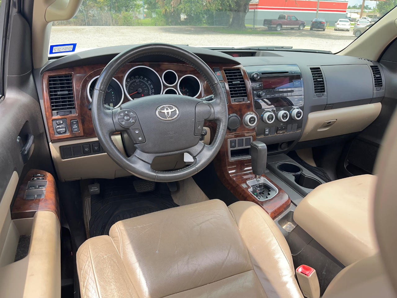 Toyota Sequoia SR5 4.6L 2WD 2010