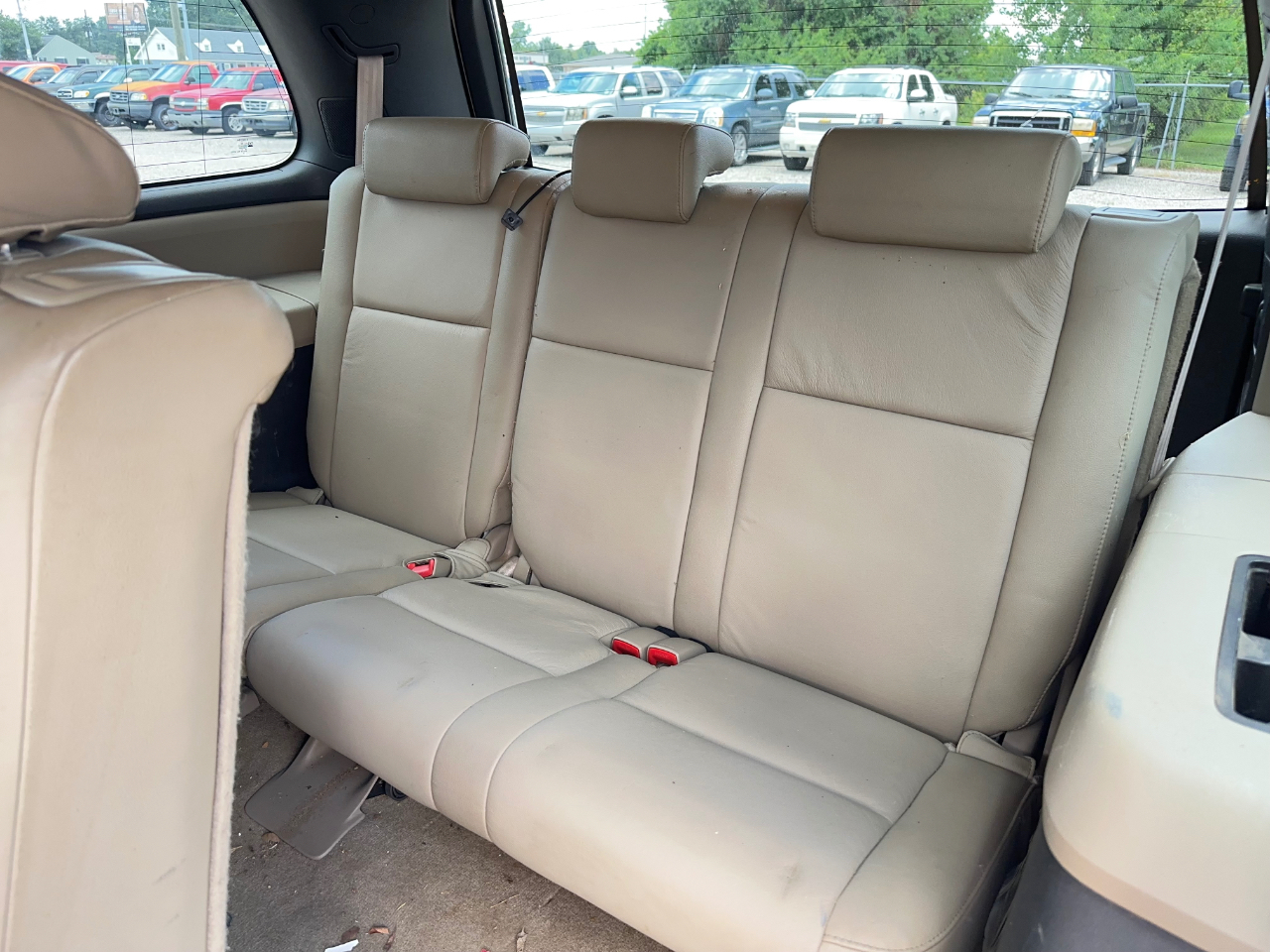 Toyota Sequoia SR5 4.6L 2WD 2010