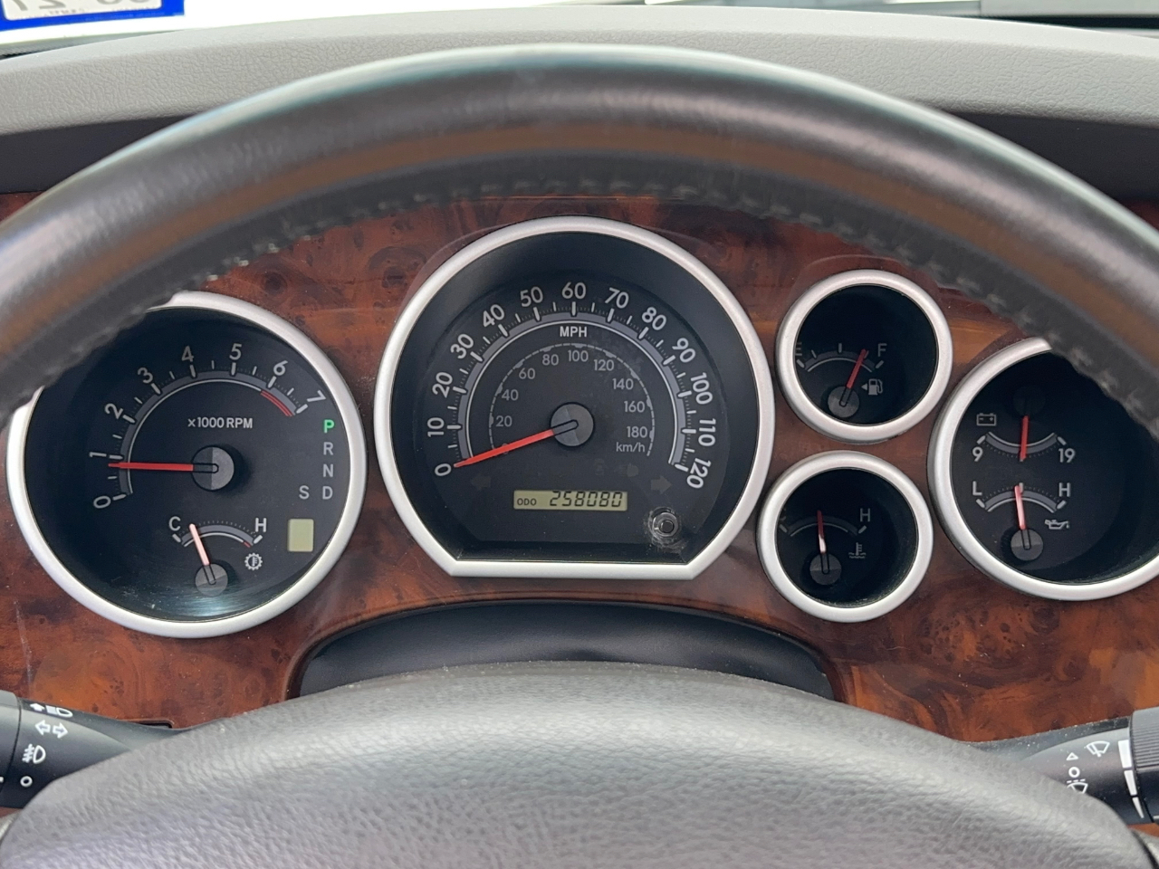 Toyota Sequoia SR5 4.6L 2WD 2010