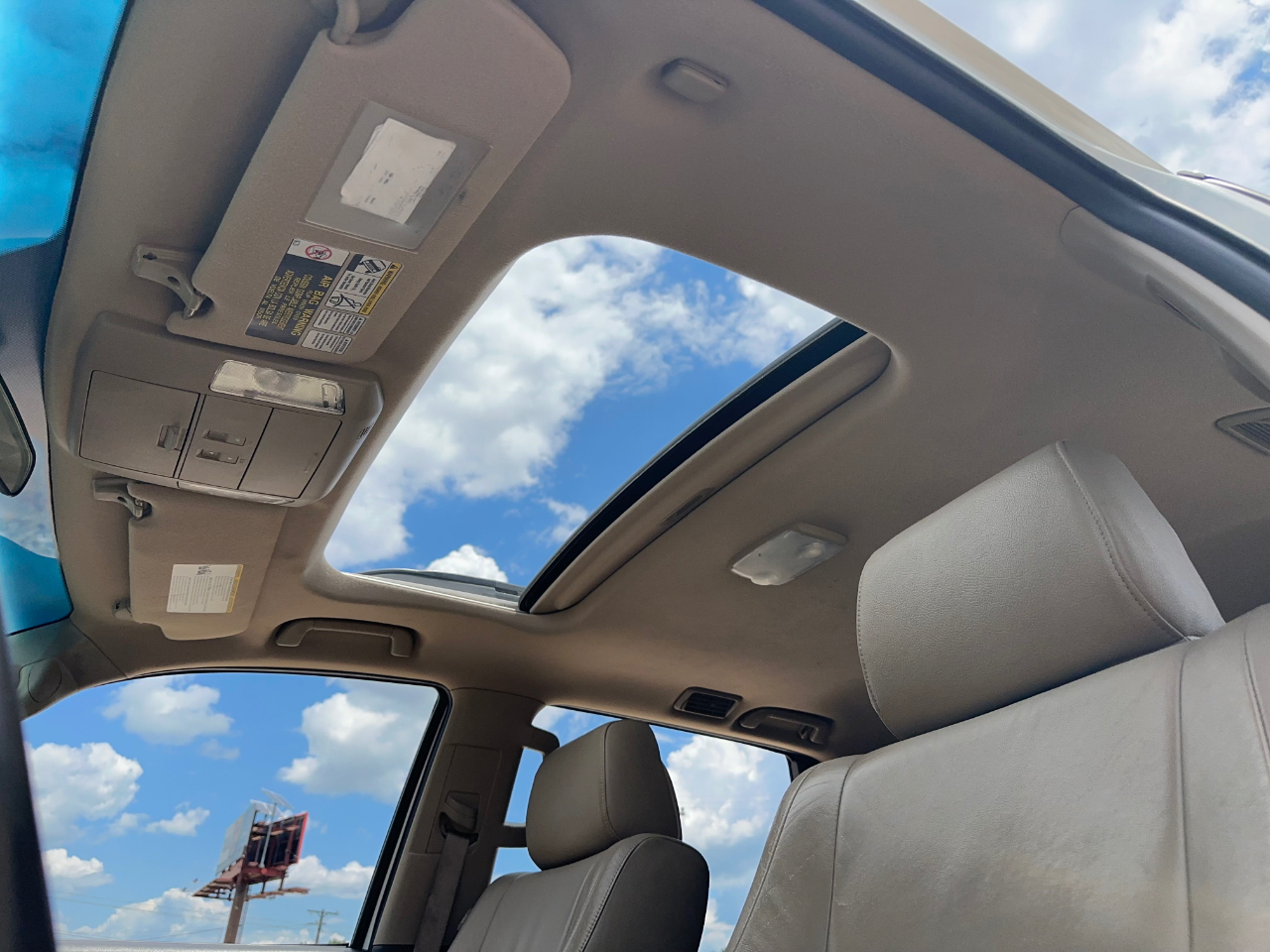 Toyota Sequoia SR5 4.6L 2WD 2010