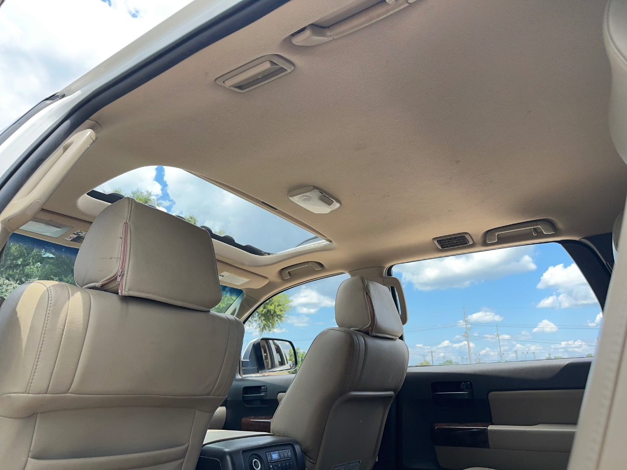 Toyota Sequoia SR5 4.6L 2WD 2010
