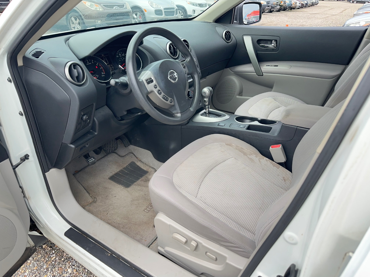 Nissan Rogue SV FWD 2012