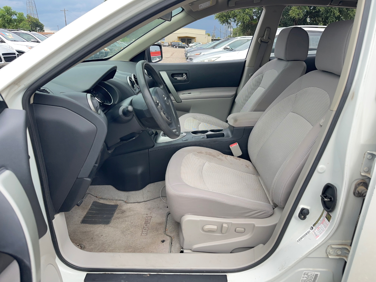 Nissan Rogue SV FWD 2012