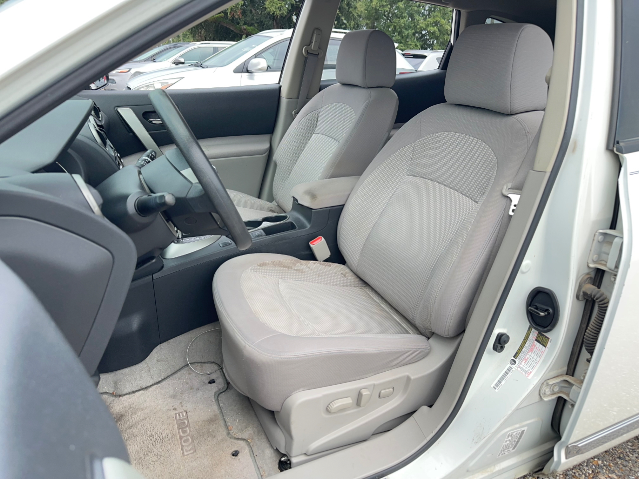 Nissan Rogue SV FWD 2012