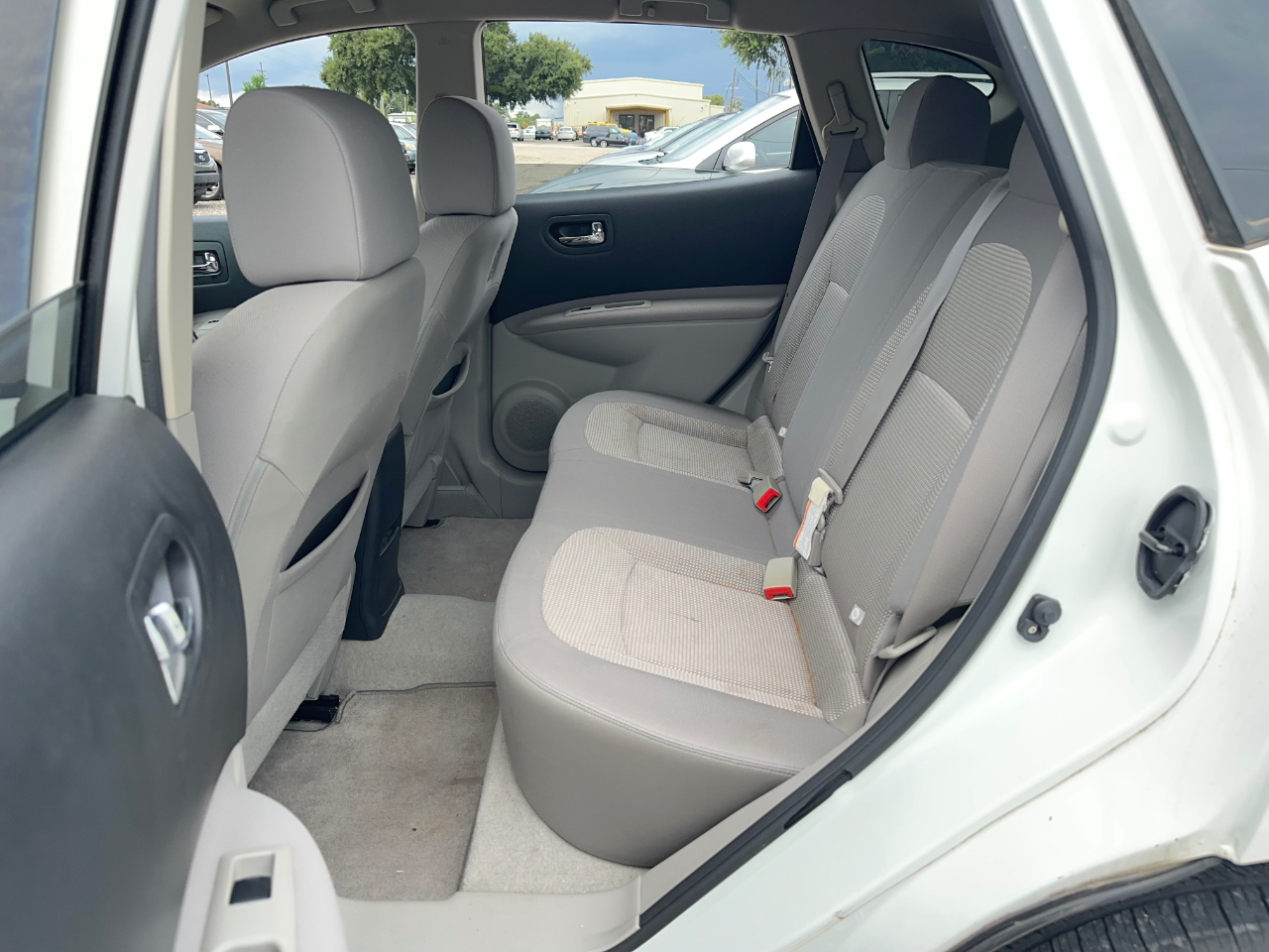 Nissan Rogue SV FWD 2012