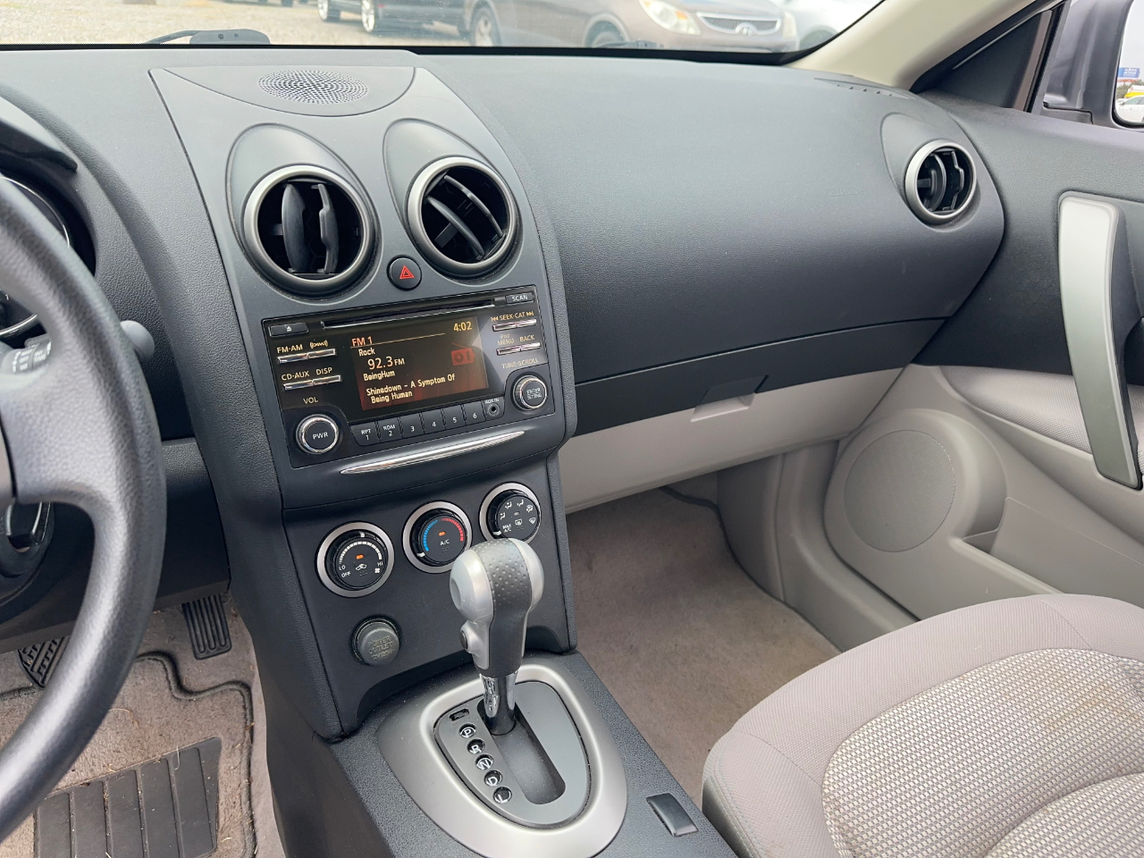 Nissan Rogue SV FWD 2012