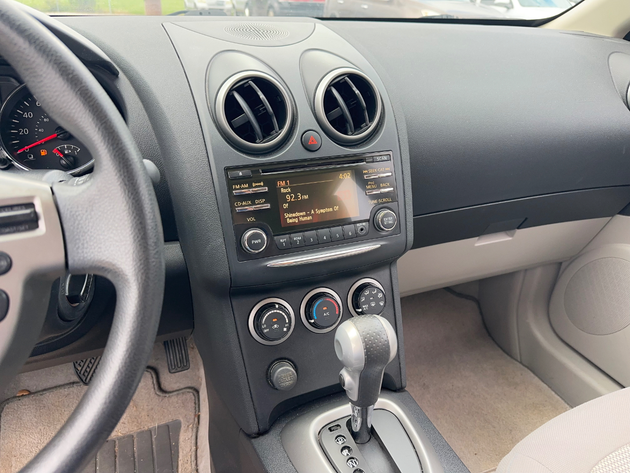 Nissan Rogue SV FWD 2012