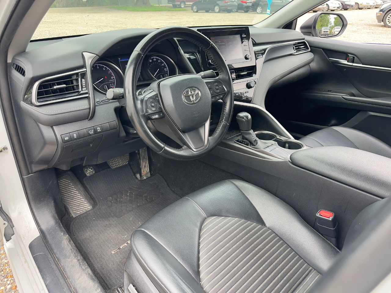 Toyota Camry SE 2022