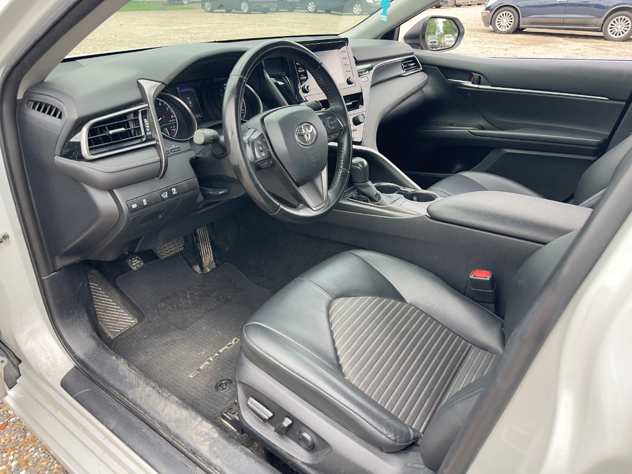 Toyota Camry SE 2022