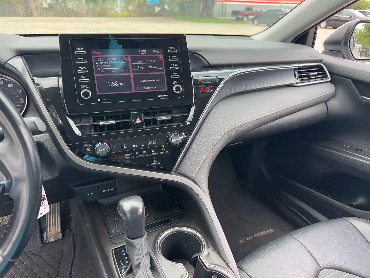 Toyota Camry SE 2022