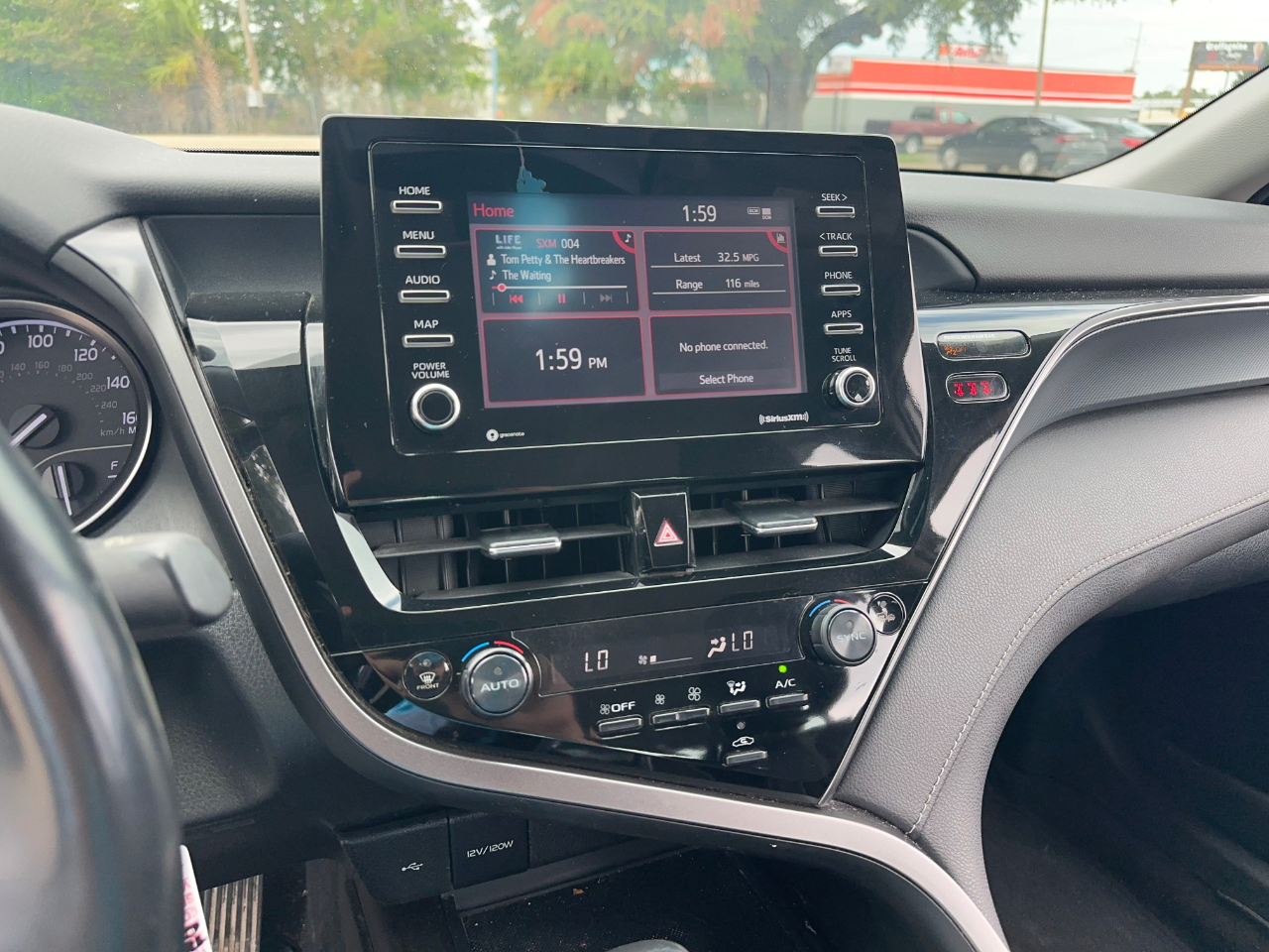 Toyota Camry SE 2022