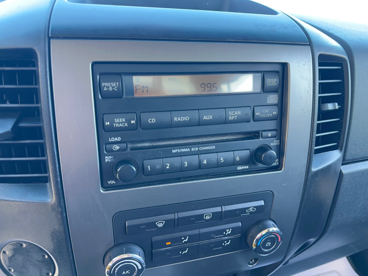 Nissan Titan  2010