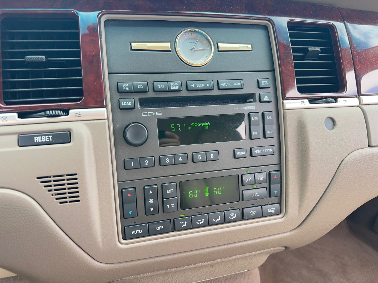 Lincoln Town Car Signature Limited 2005