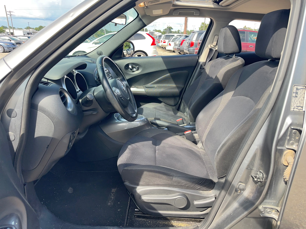 Nissan Juke SV AWD 2012
